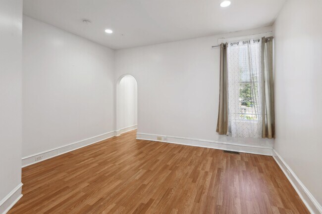 Building Photo - 1606 Gwynns Falls Pkwy