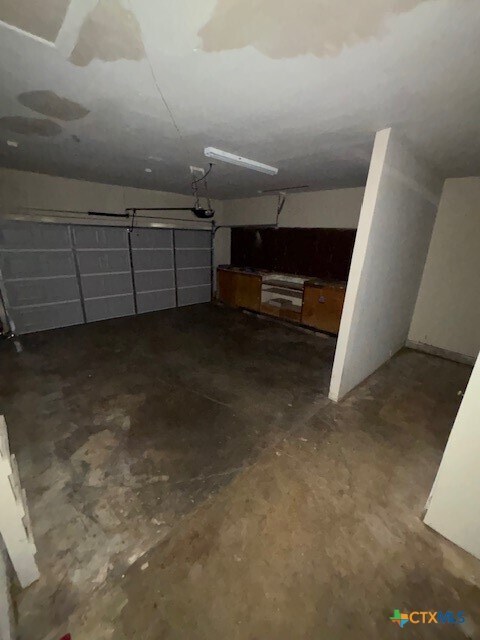 Building Photo - 1010 Cedar Dr