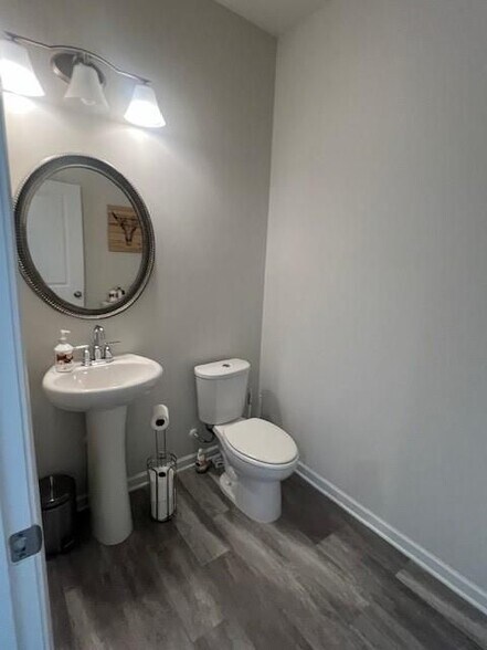 Building Photo - 1905 Azure Grove Ct