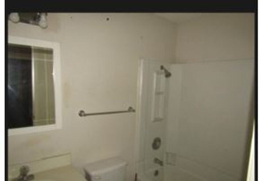 Building Photo - 8635 Ridge Flower Dr