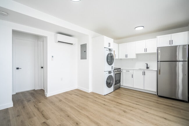 Building Photo - 1955 NW 2nd Ct