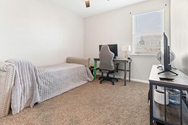 Building Photo - 5206 Summer Pecan Rd