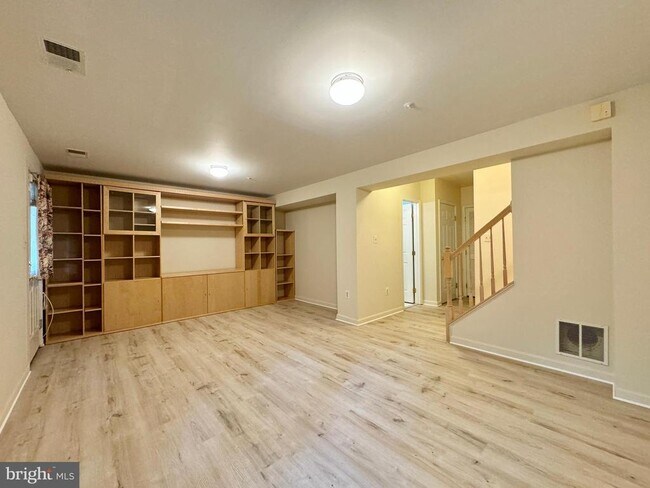 Building Photo - 10175 Treble Ct