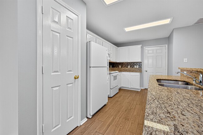 Building Photo - 30 Verbena Bend Pl