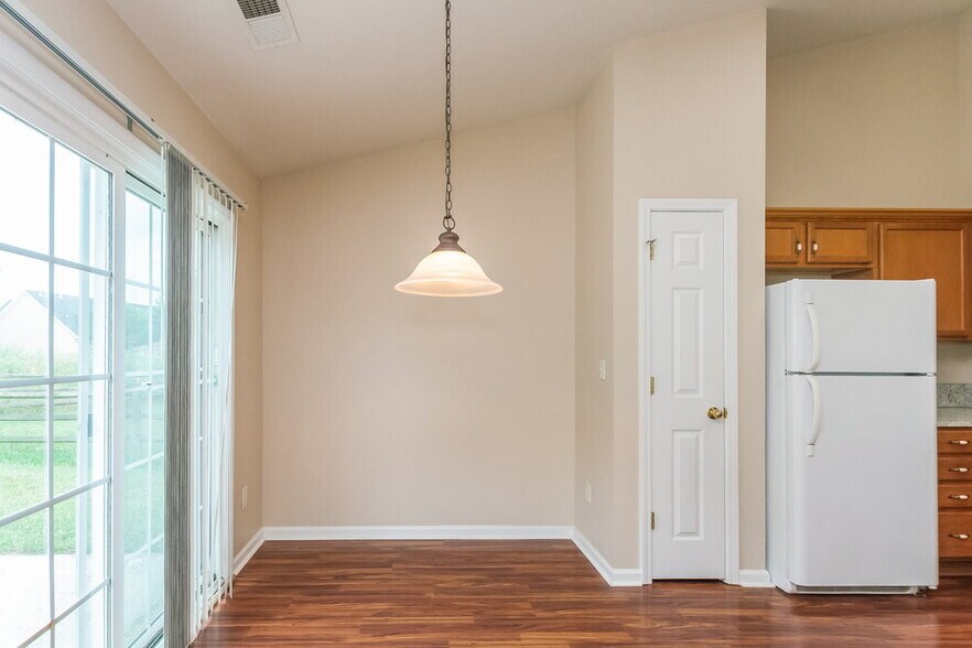 Building Photo - 2909 Deep Cove Dr NW