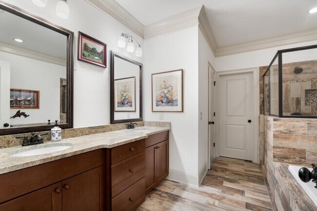 Building Photo - 523 Ansley Cir NE