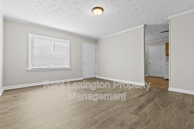 Building Photo - 1707 Sarasota Ct