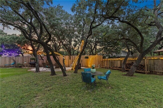 Building Photo - 4-bedroom, 1-story home with dedicated office space and large backyard!