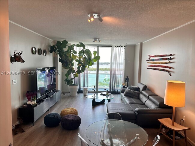 Building Photo - 7900 Harbor Island Dr