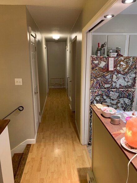 Building Photo - 467 Troy Rd