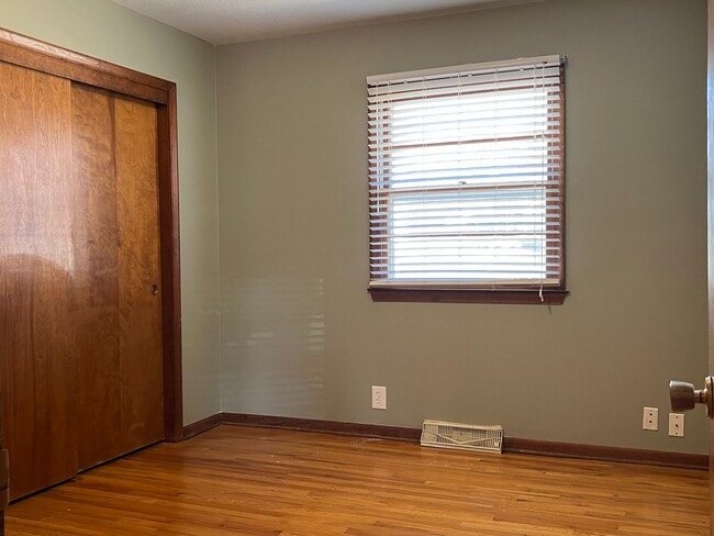 Building Photo - Great 3 Bedroom!!