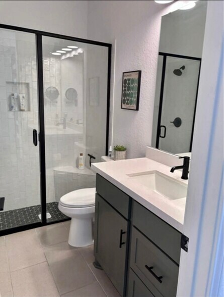 Building Photo - 272 Navarro