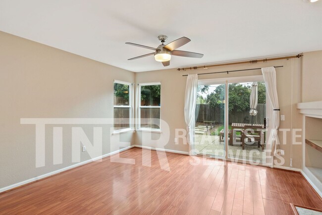 Building Photo - Spacious and Modern 4 Bedroom Elk Grove Ho...