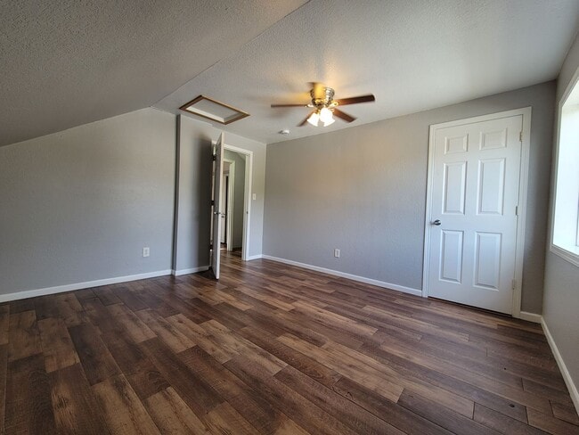 Building Photo - Beautiful 2 bed home