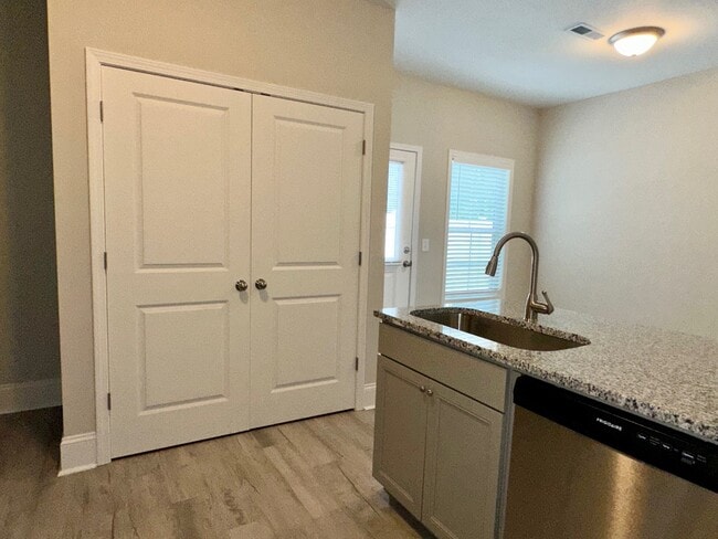 Building Photo - 2871A Jubilee Dr