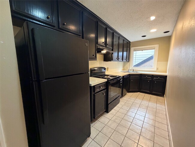 Building Photo - 1901 Brun St