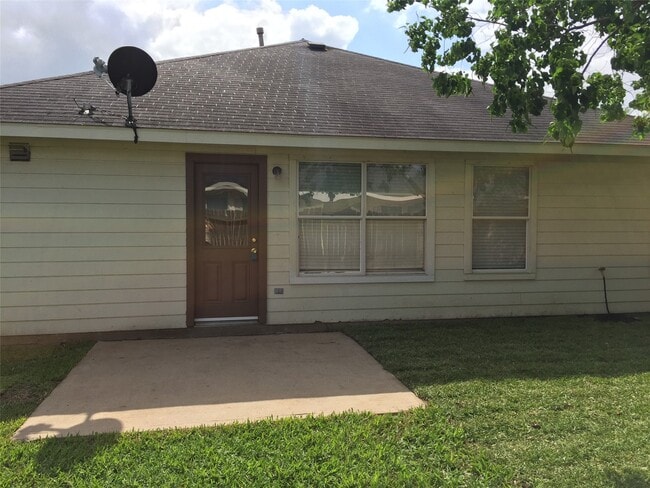 Building Photo - 19702 Byron Meadows Dr