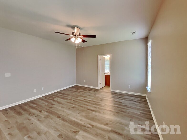 Building Photo - 1582 Weatherend Dr