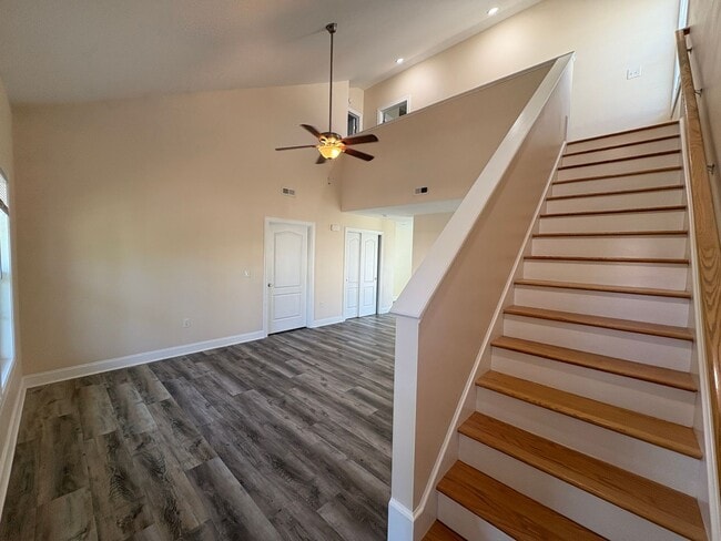 Building Photo - Available for the 2026-2027 leasing term