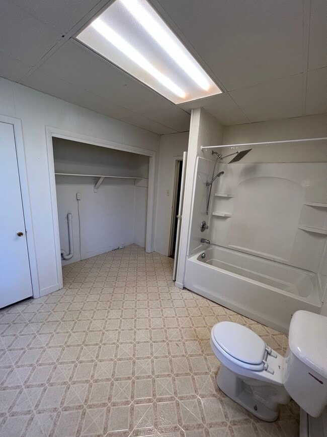 Building Photo - Coming Soon! Cozy 3 Bedroom, 1 Bath Home I...