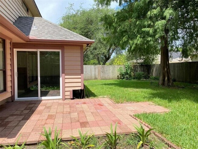 Building Photo - 16427 Dunmoor Dr