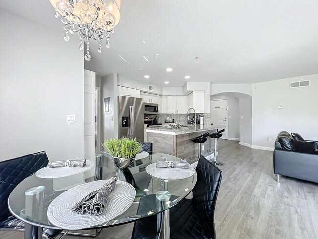 Building Photo - Westpointe Boulevard, Orlando, FL 32835 - 1 BR 1 BA condo