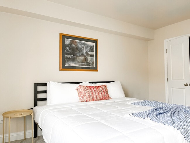 Building Photo - 12701 N Pennsylvania Ave