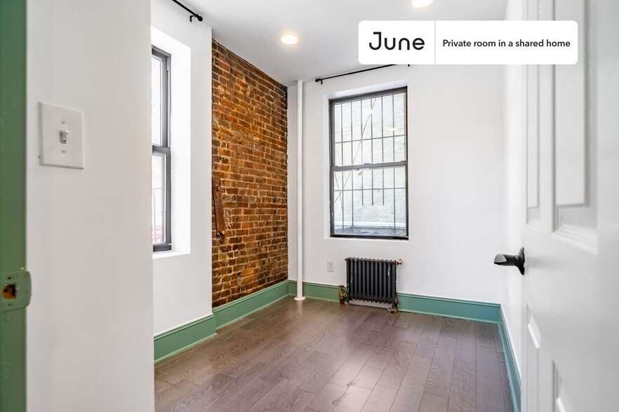 Building Photo - Room in Shared 2 bed/1 bath home