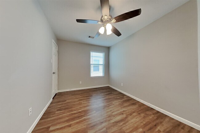 Building Photo - 16716 Foursquare Dr
