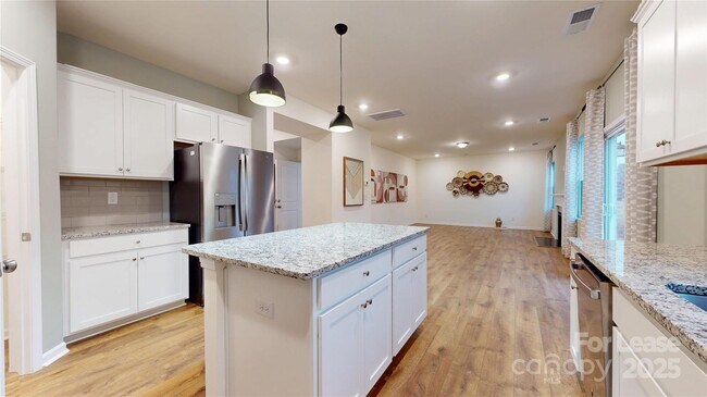 Building Photo - 2888 Yeager Dr NW