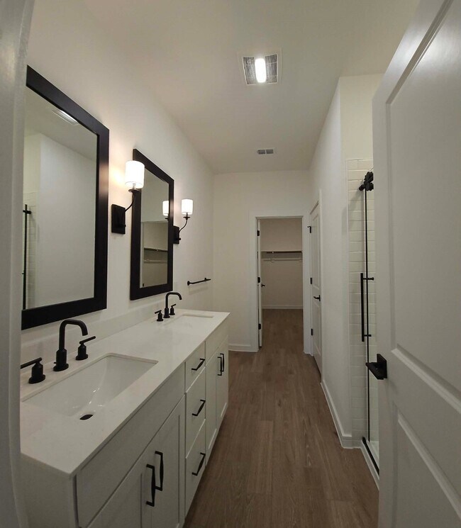 Building Photo - 8427 Tranquil Bay Ct