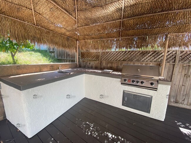 Building Photo - Updated 3BD/2BA with Air Conditioning