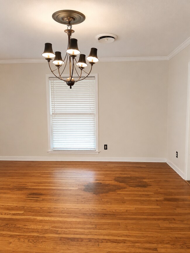 Building Photo - Beautiful 3BR/2BA Home with Large Yard & Outdoor Deck | Northeast Jackson