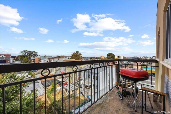 Building Photo - 106-07 Northern Blvd