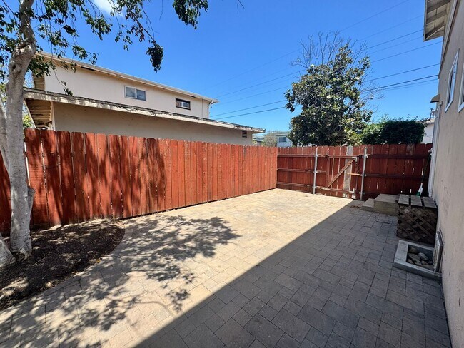Building Photo - 6150-6152 Horton Drive