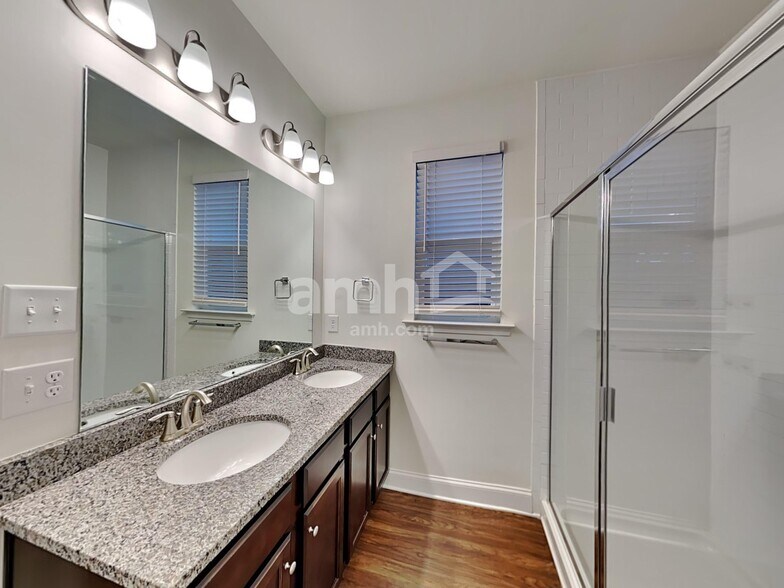 Building Photo - 513 Slew Dr