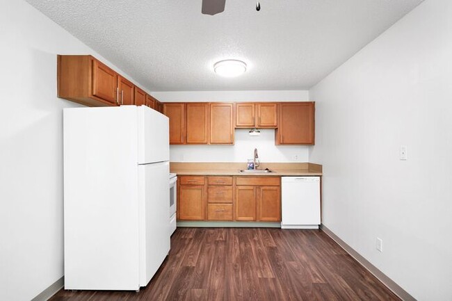 Building Photo - 2 bedroom 1 bath! Pets OK! MOVE IN SPECIAL...