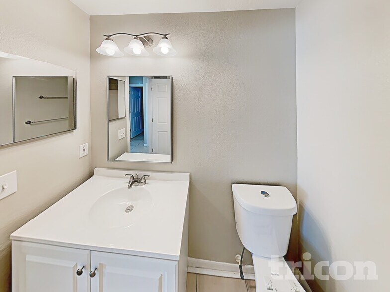 Building Photo - 6209 Cannoli Pl