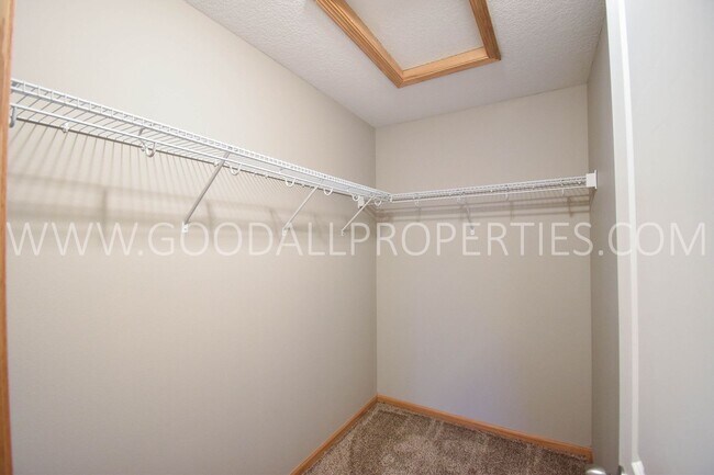 Building Photo - TWO FREE MONTHS OF RENT POSSIBLE!! 2 bedro...