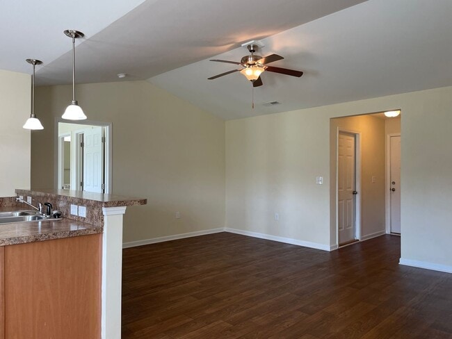 Building Photo - AVAILABLE SOON! Don't miss this Beautiful 3BR/2BA home in St. John's Ridge!