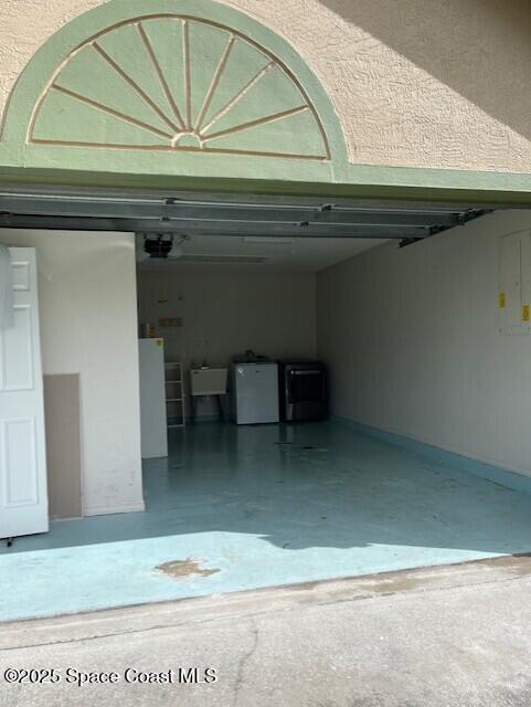 Building Photo - 874 Brookview Ln