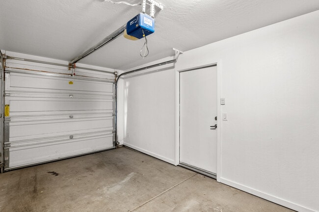 Building Photo - Roosevelt West Townhomes