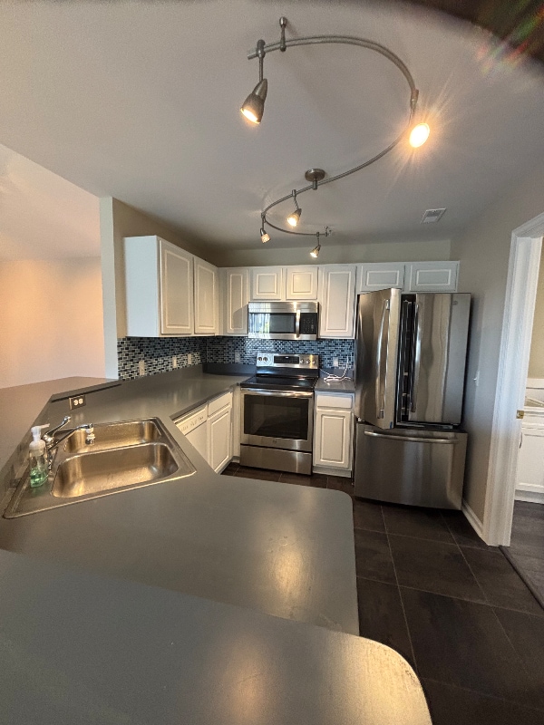 Building Photo - 1 Adler Park Dr W