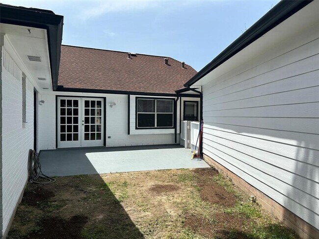 Building Photo - 1601 Washington Dr