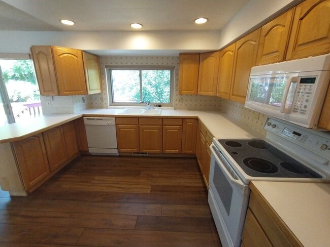 Building Photo - Spacious 4B/2B Home in Boulder, CO! Availa...