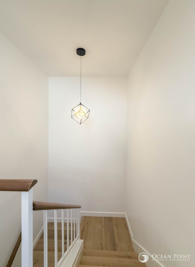 Building Photo - Newly Remodeled 2 Bedroom Condo for Rent i...