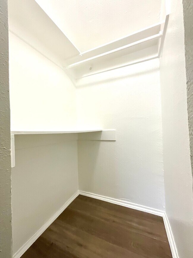 Building Photo - 602 Lovett Ave