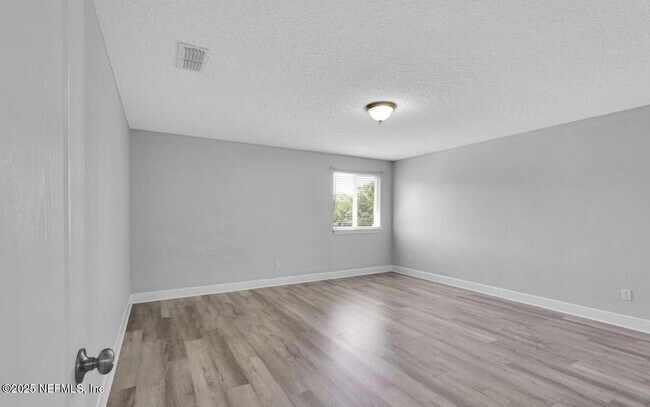 Building Photo - 4431 Vista Point Ln