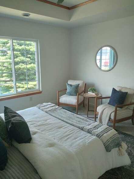 Building Photo - 2725 Pond Dr