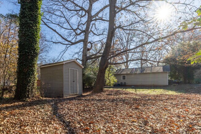 Building Photo - Charming & VERY CLEAN 1 Bed, 1 Bath Home Near Hospital & Winthrop | $1,200/month | Available Now